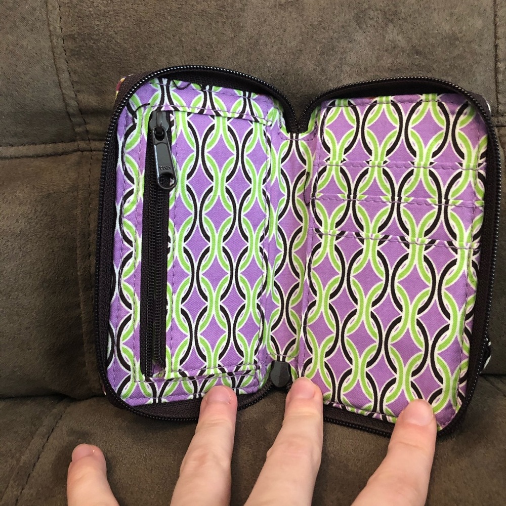 🤍🤍Vera Bradley Purple Punch All In One Wristlet - Picture 2 of 3
